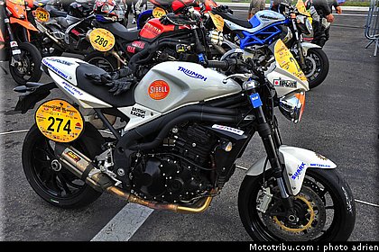 moto_tour_2009_paul_ricard_parking_0040.JPG