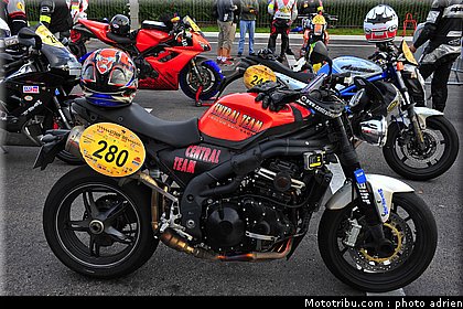 moto_tour_2009_paul_ricard_parking_0041.JPG
