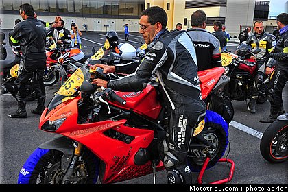 moto_tour_2009_paul_ricard_parking_0045.JPG