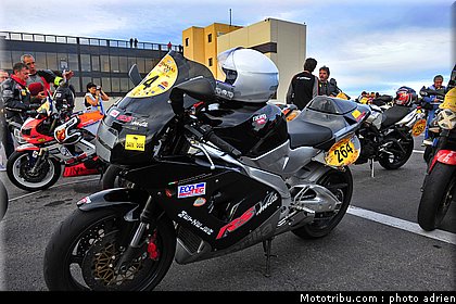 moto_tour_2009_paul_ricard_parking_0046.JPG