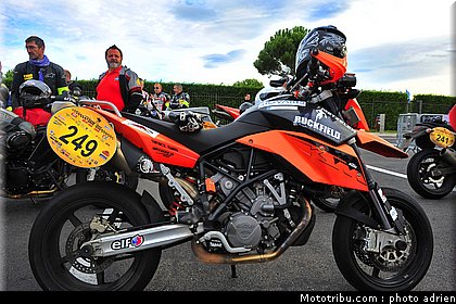 moto_tour_2009_paul_ricard_parking_0048.JPG