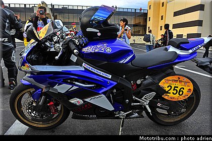 moto_tour_2009_paul_ricard_parking_0049.JPG