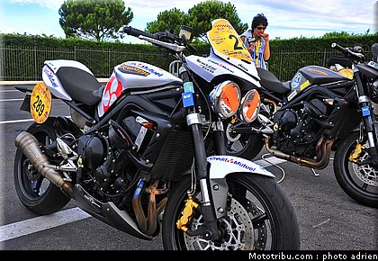 moto_tour_2009_paul_ricard_parking_0054.JPG