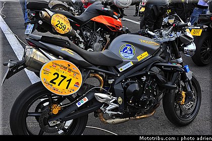 moto_tour_2009_paul_ricard_parking_0056.JPG