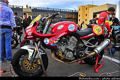 moto_tour_2009_paul_ricard_parking_0060.JPG