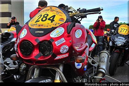 moto_tour_2009_paul_ricard_parking_0064.JPG