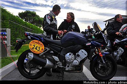 moto_tour_2009_paul_ricard_parking_0072.JPG