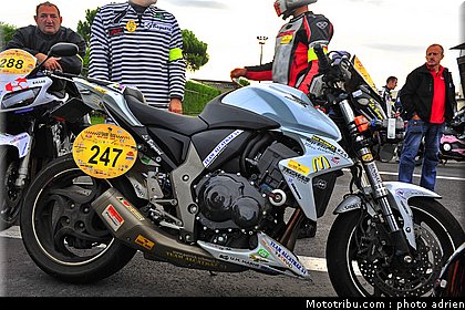 moto_tour_2009_paul_ricard_parking_0073.JPG
