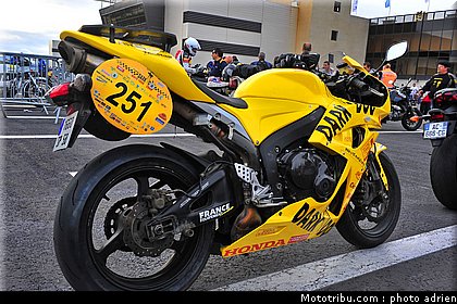 moto_tour_2009_paul_ricard_parking_0074.JPG