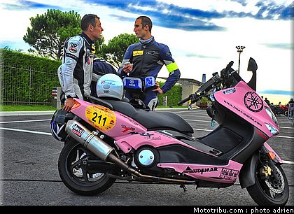 moto_tour_2009_paul_ricard_parking_0075.JPG
