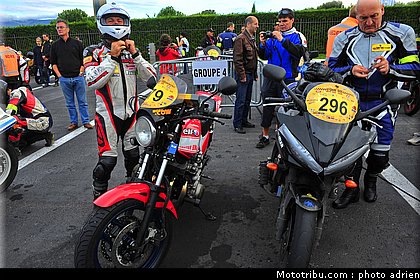 moto_tour_2009_paul_ricard_parking_0078.JPG