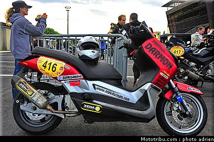 moto_tour_2009_paul_ricard_parking_0087.JPG