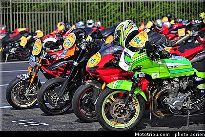 moto_tour_2009_paul_ricard_parking_0094.JPG