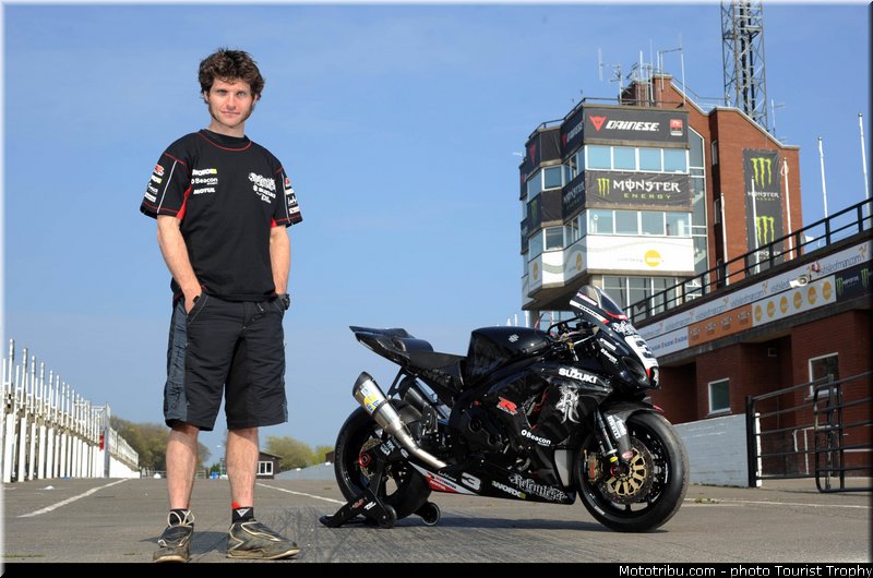 martin_003_tourist_trophy_2011