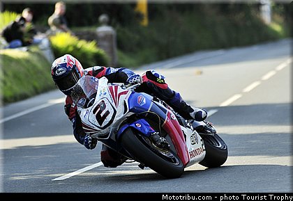 amor_001_tourist_trophy_2011.jpg