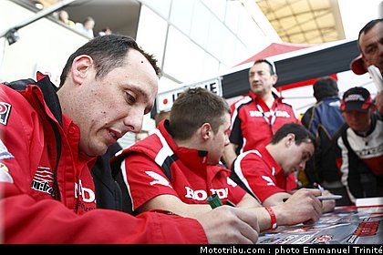 24h_mans_2010_stands_042.JPG