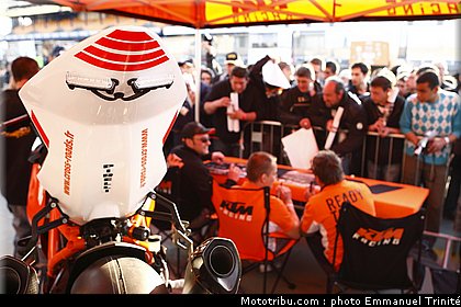 24h_mans_2010_stands_050.JPG