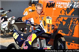 ktm_10_team_ktm_dakar_2013.jpg