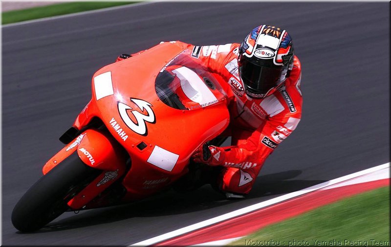 0023yamaha-biaggi2001_02