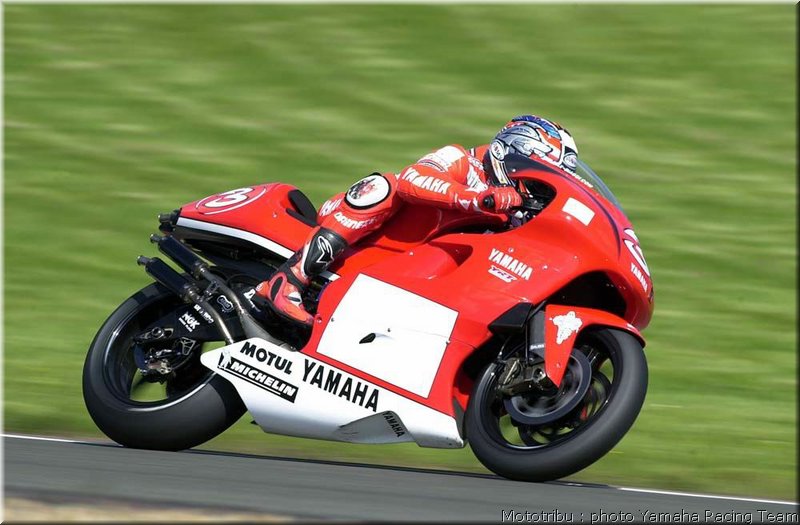 0030yamaha-biaggi2001_09