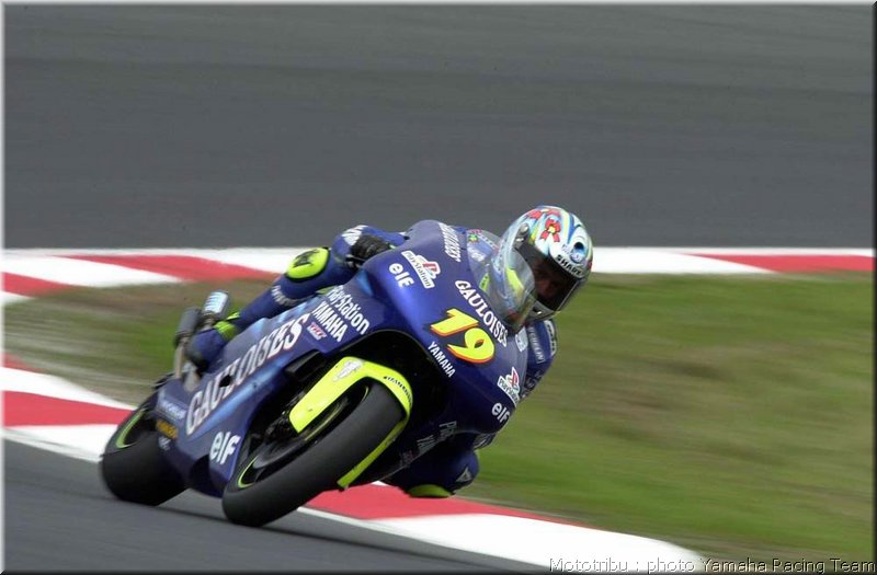 0048yamaha-jacque2001_02