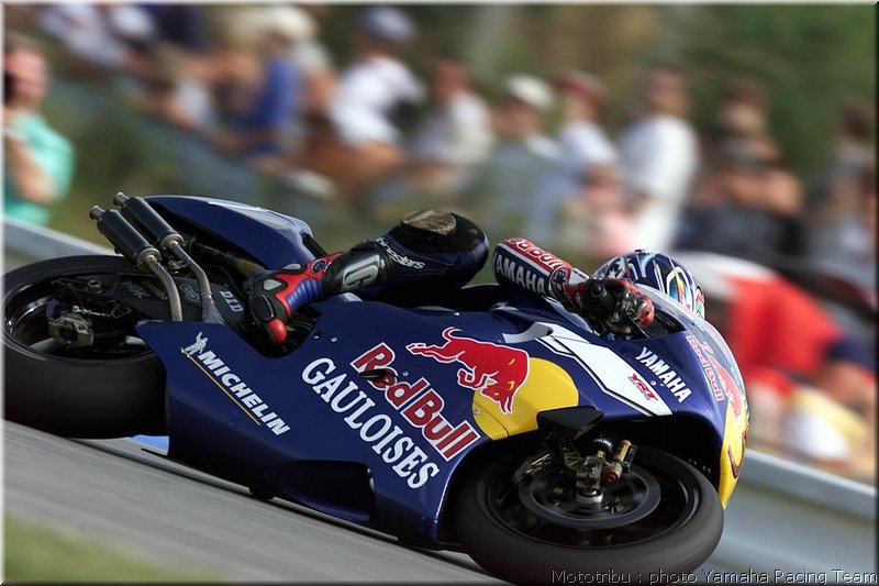 0065yamaha-mccoy2001_09