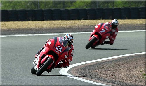 0029yamaha-biaggi2001_08.jpg