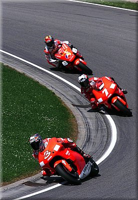 0031yamaha-biaggi2001_10.jpg