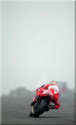 0033yamaha-biaggi2001_12.jpg