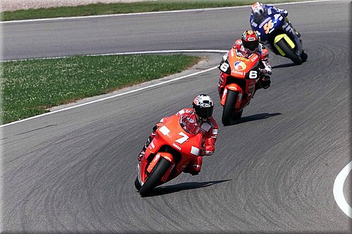 0036yamaha-checa2001.jpg
