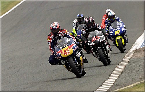 0040yamaha-haga2001_04.jpg