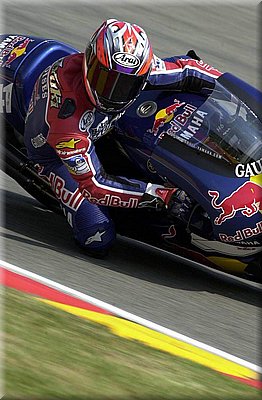 0045yamaha-haga2001_09.jpg
