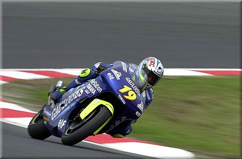 0048yamaha-jacque2001_02.jpg