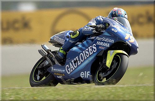 0053yamaha-jacque2001_07.jpg