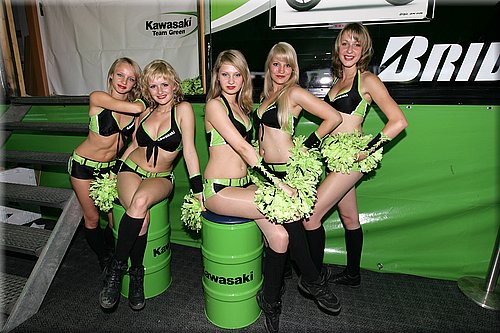 girls-motogp2007-0057.jpg
