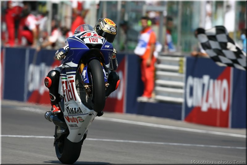 motogp-lorenzo_07