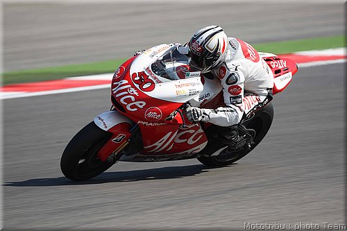 motogp-guintoli_4.jpg