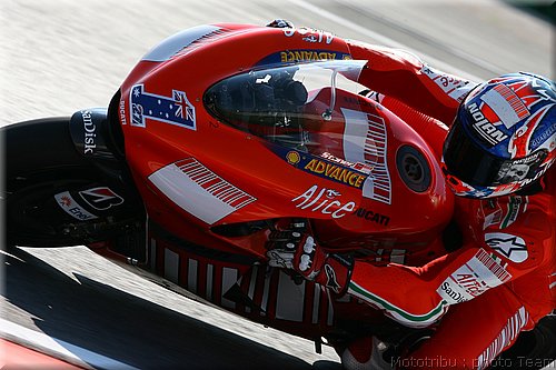 motogp-stoner_13.jpg