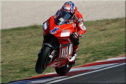 motogp-stoner_15.jpg