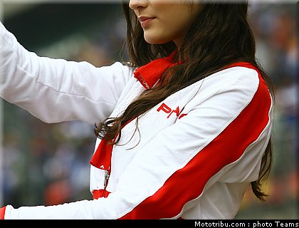 pitbabes_motogp_2008_0413.jpg