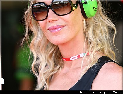 pitbabes_motogp_2008_0426.jpg