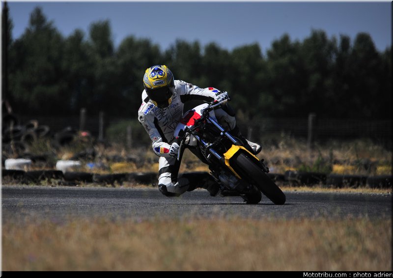 shoei_jaune_02_circuit_du_mistral_ete_2010