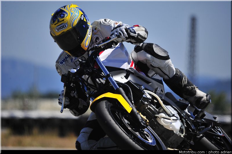 shoei_jaune_09_circuit_du_mistral_ete_2010
