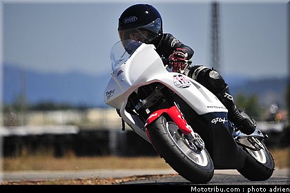 blanche_4_circuit_du_mistral_ete_2010.JPG