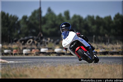 blanche_6_circuit_du_mistral_ete_2010.JPG