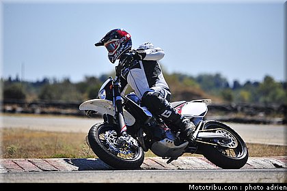 ktm_2_circuit_du_mistral_ete_2010.JPG