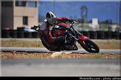 rouge_04_circuit_du_mistral_ete_2010.JPG
