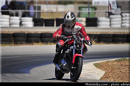 rouge_08_circuit_du_mistral_ete_2010.JPG