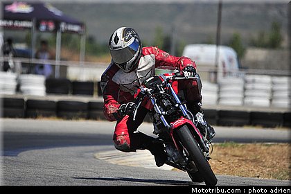 rouge_09_circuit_du_mistral_ete_2010.JPG