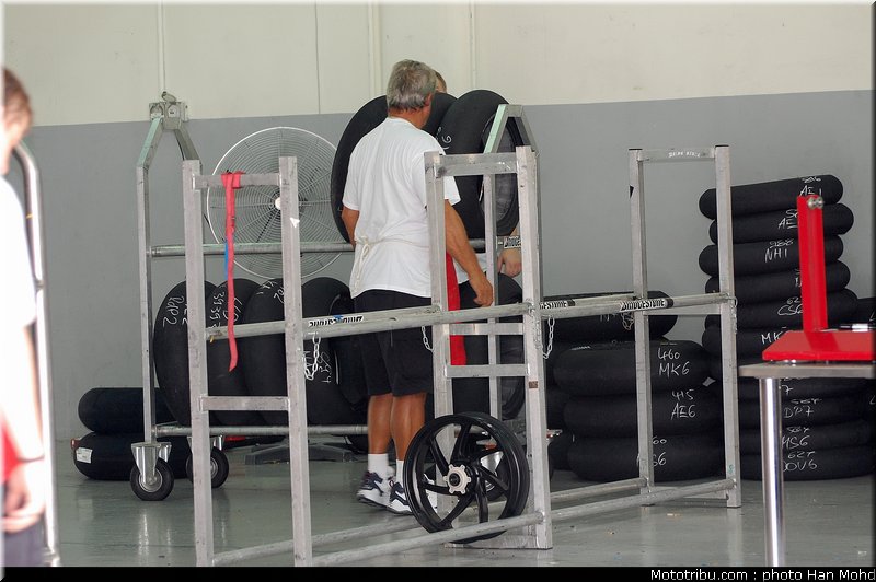 bridgestone_3_motogp_sepang_test1_2010